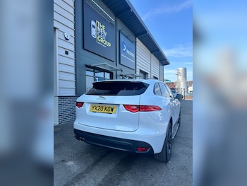 Used Jaguar F-Pace 2020 for sale - 76073727: Photo