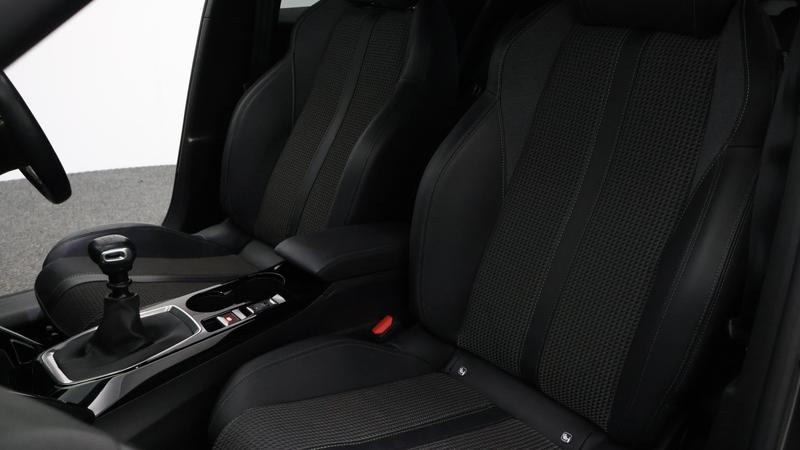 Used Peugeot 2008 2023 for sale - 77117008: Photo 9