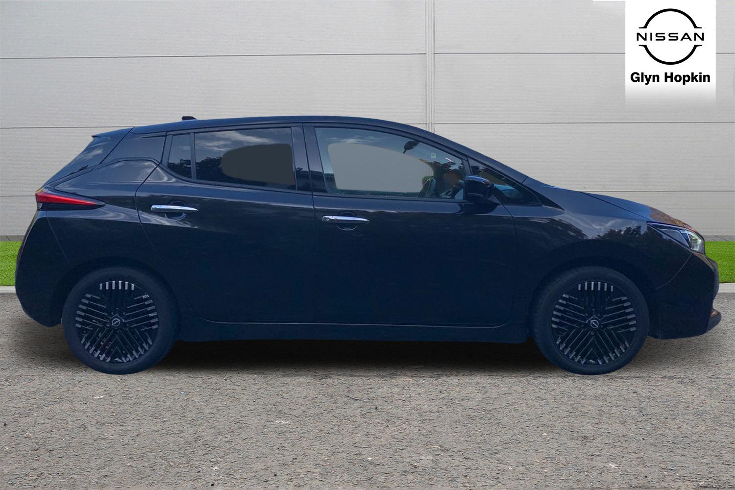 Used Nissan Leaf 2022 for sale - 75886789: Photo 2