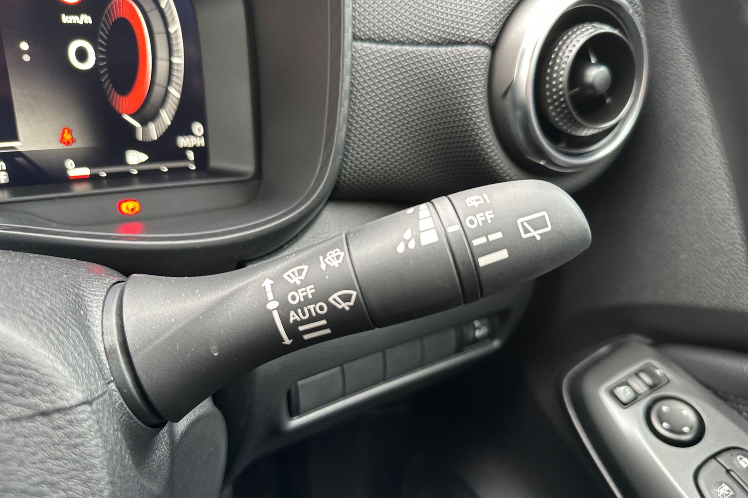 Used Nissan Juke 2024 for sale - 76116850: Photo 34