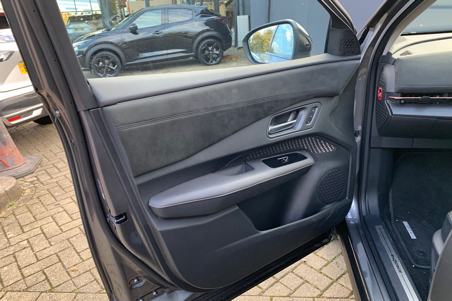 Used Nissan ARIYA 2025 for sale - 77964998: Photo 40