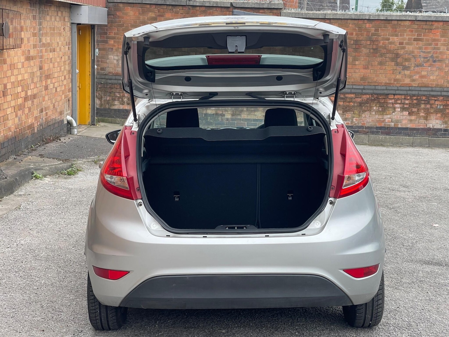 Vehicle 28