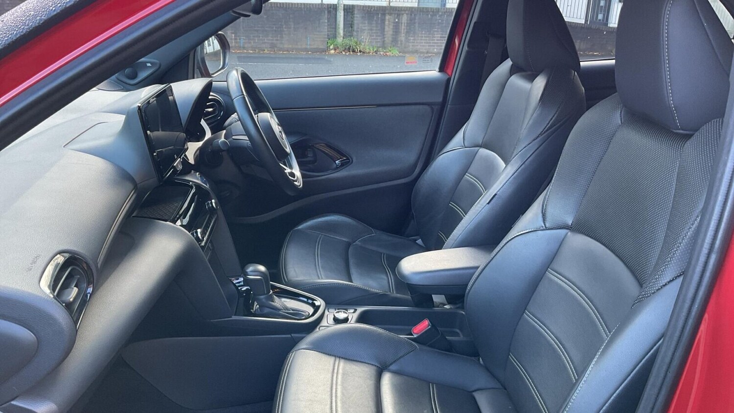 Used Toyota Yaris Cross 2022 for sale - 76674861: Photo 12