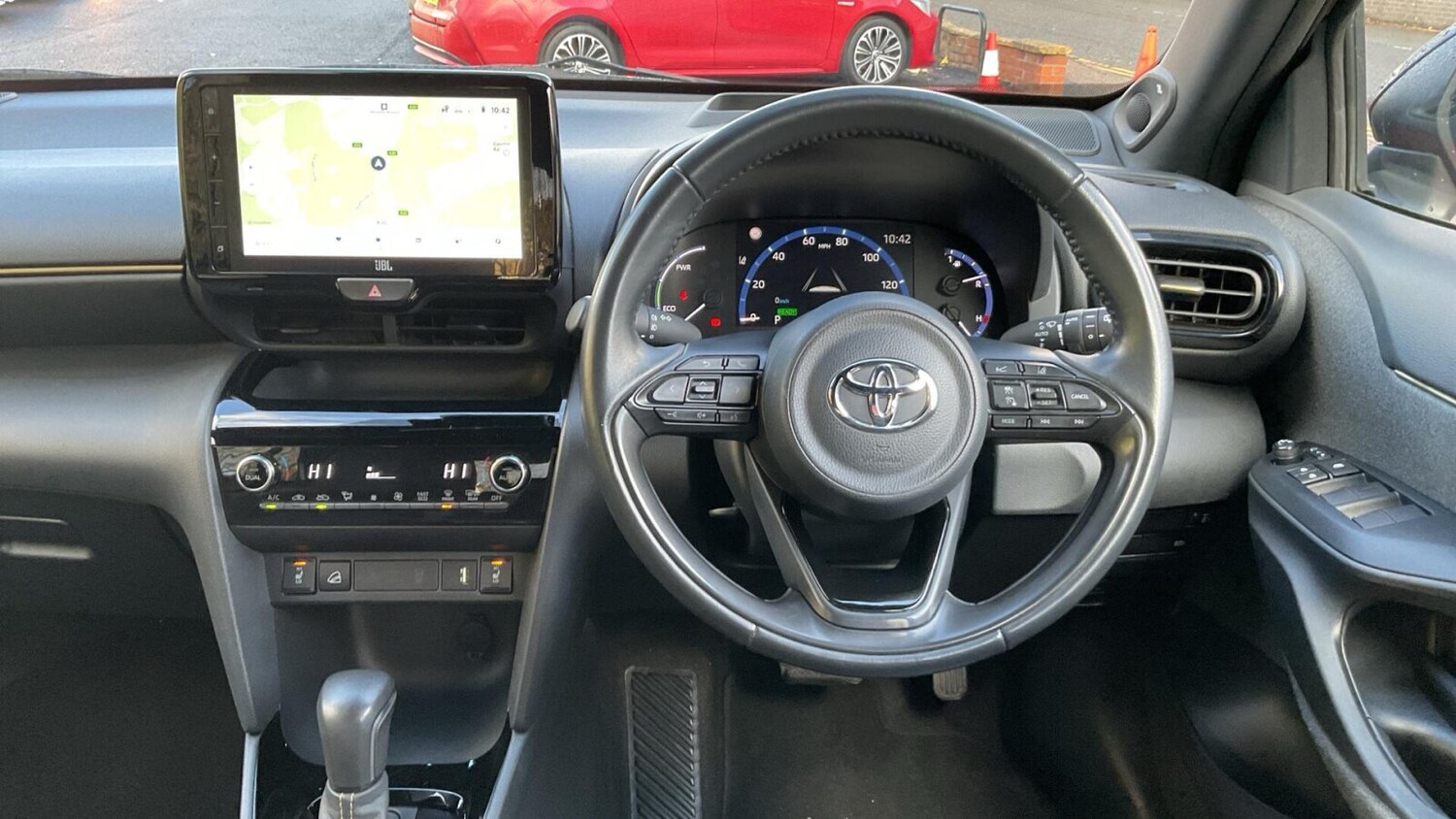 Used Toyota Yaris Cross 2022 for sale - 76674861: Photo 8