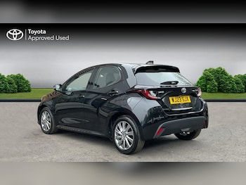 Used Toyota Yaris 2023 for sale - 78229997: Photo