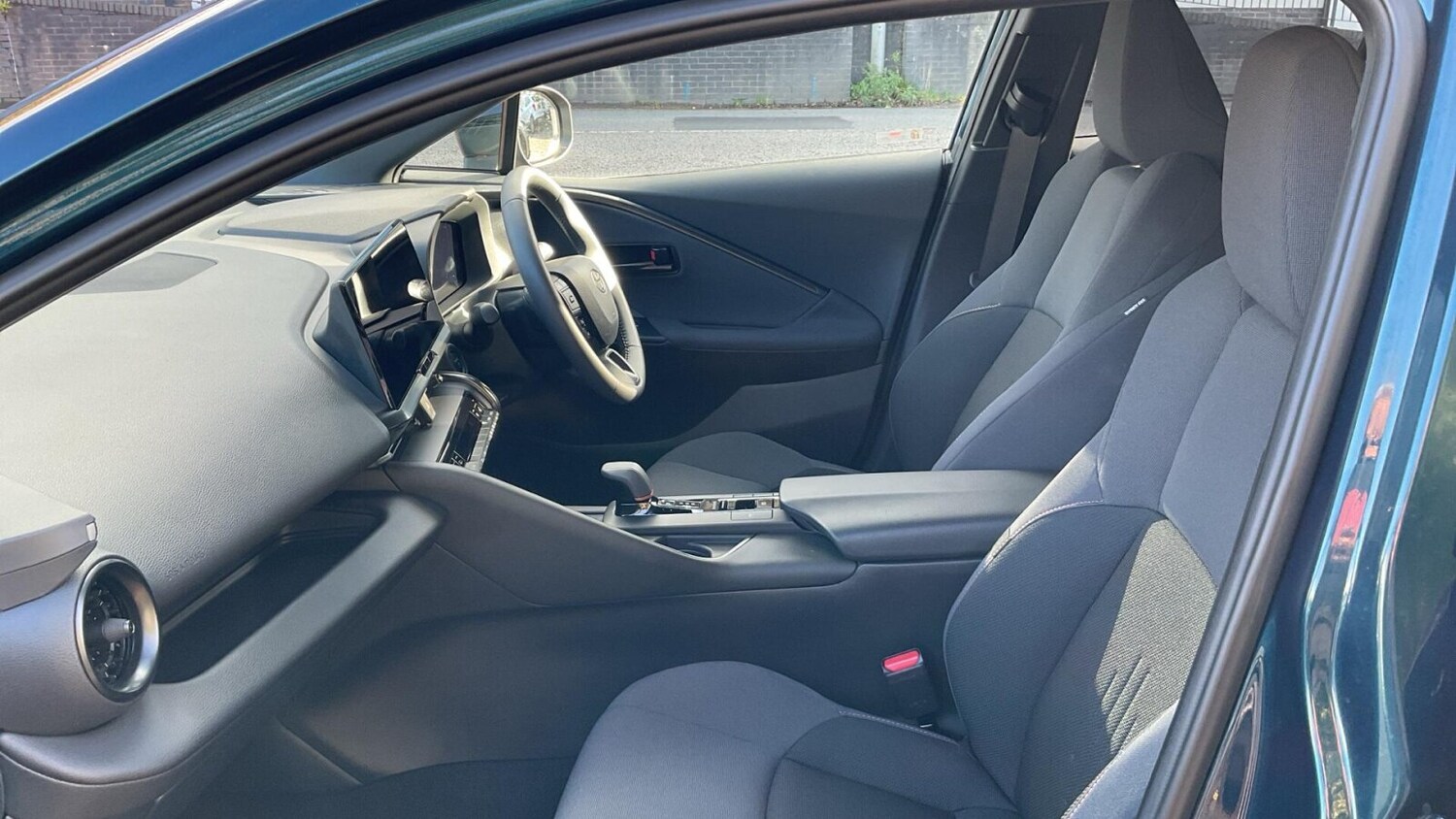 Used Toyota C-HR 2024 for sale - 76677119: Photo 12