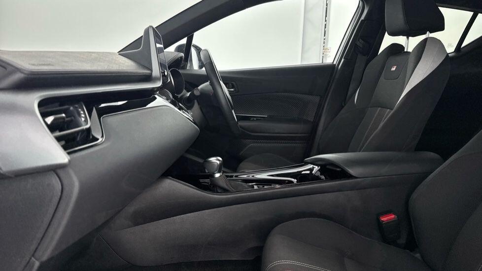 Used Toyota C-HR 2022 for sale - 77075350: Photo 21