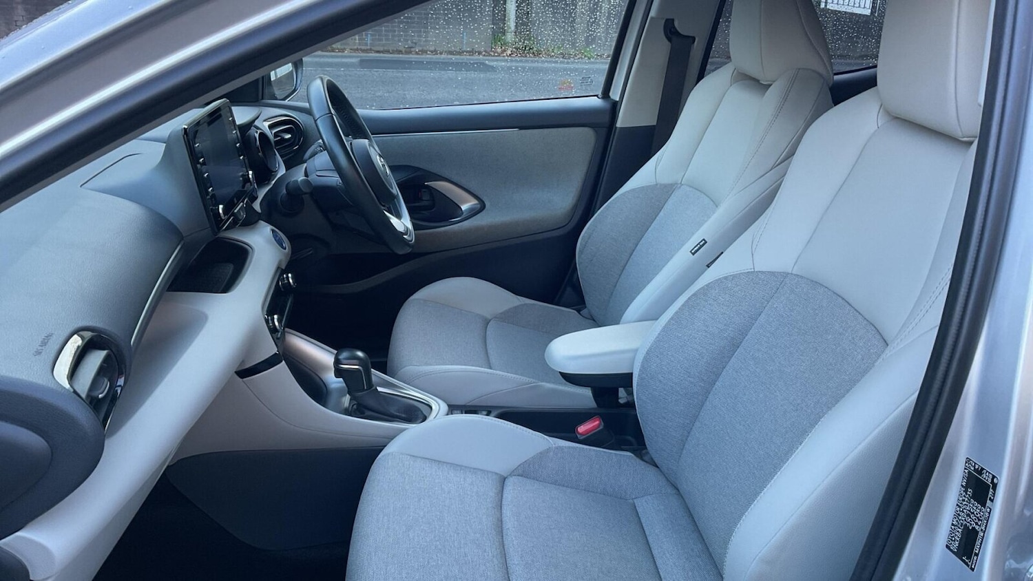 Used Toyota Yaris 2020 for sale - 76680776: Photo 12