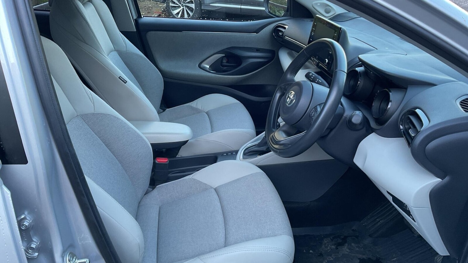 Used Toyota Yaris 2020 for sale - 76680776: Photo 13