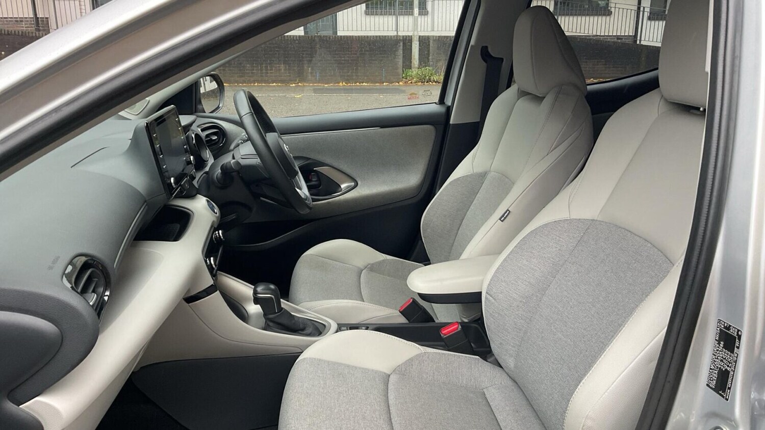 Used Toyota Yaris 2020 for sale - 76673734: Photo 12