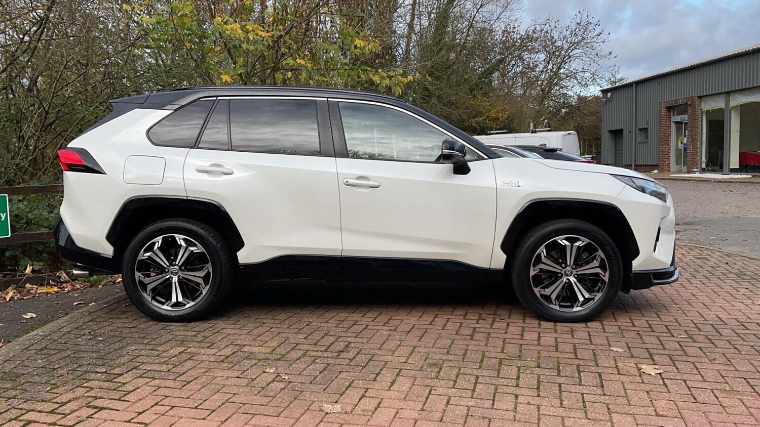 Used Toyota RAV4 2022 for sale - 76675116: Photo 18