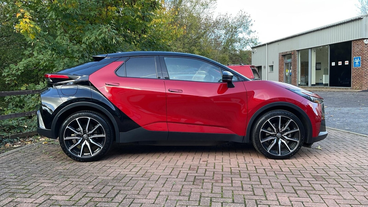 Used Toyota C-HR 2025 for sale - 76680327: Photo 18
