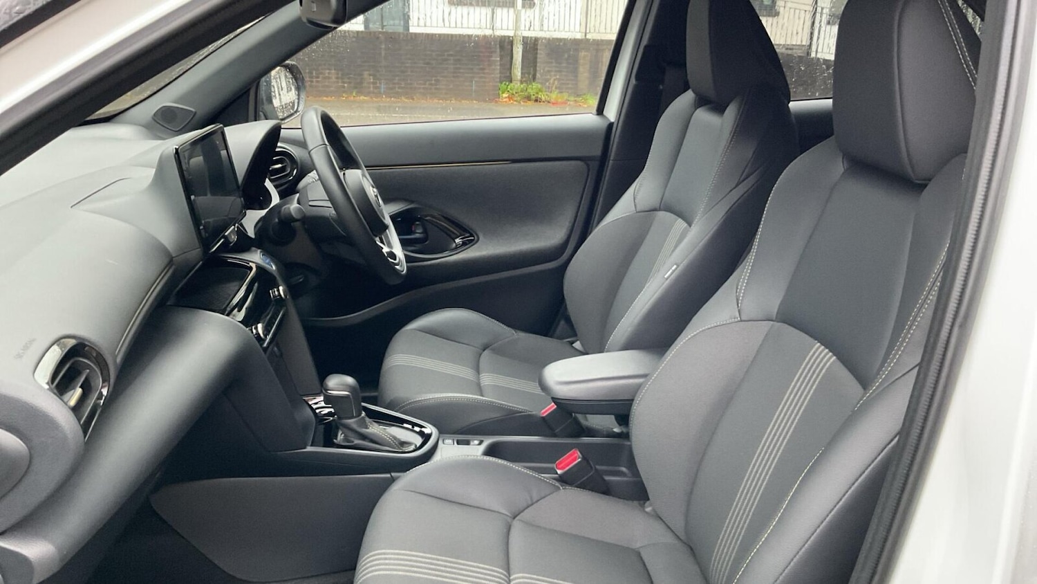 Used Toyota Yaris Cross 2021 for sale - 76680957: Photo 12