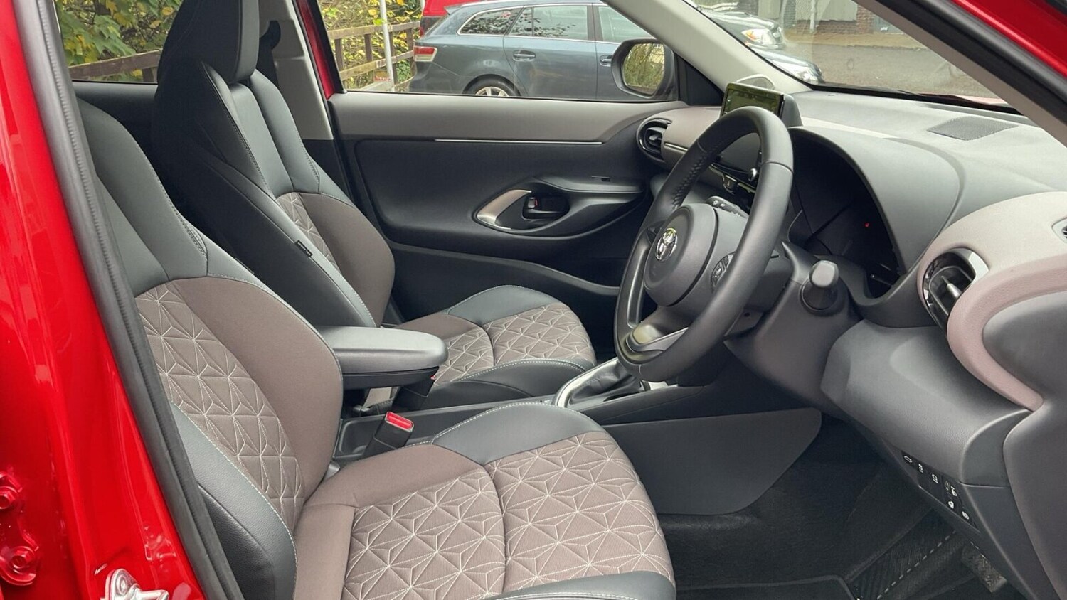 Used Toyota Yaris Cross 2024 for sale - 76677867: Photo 13