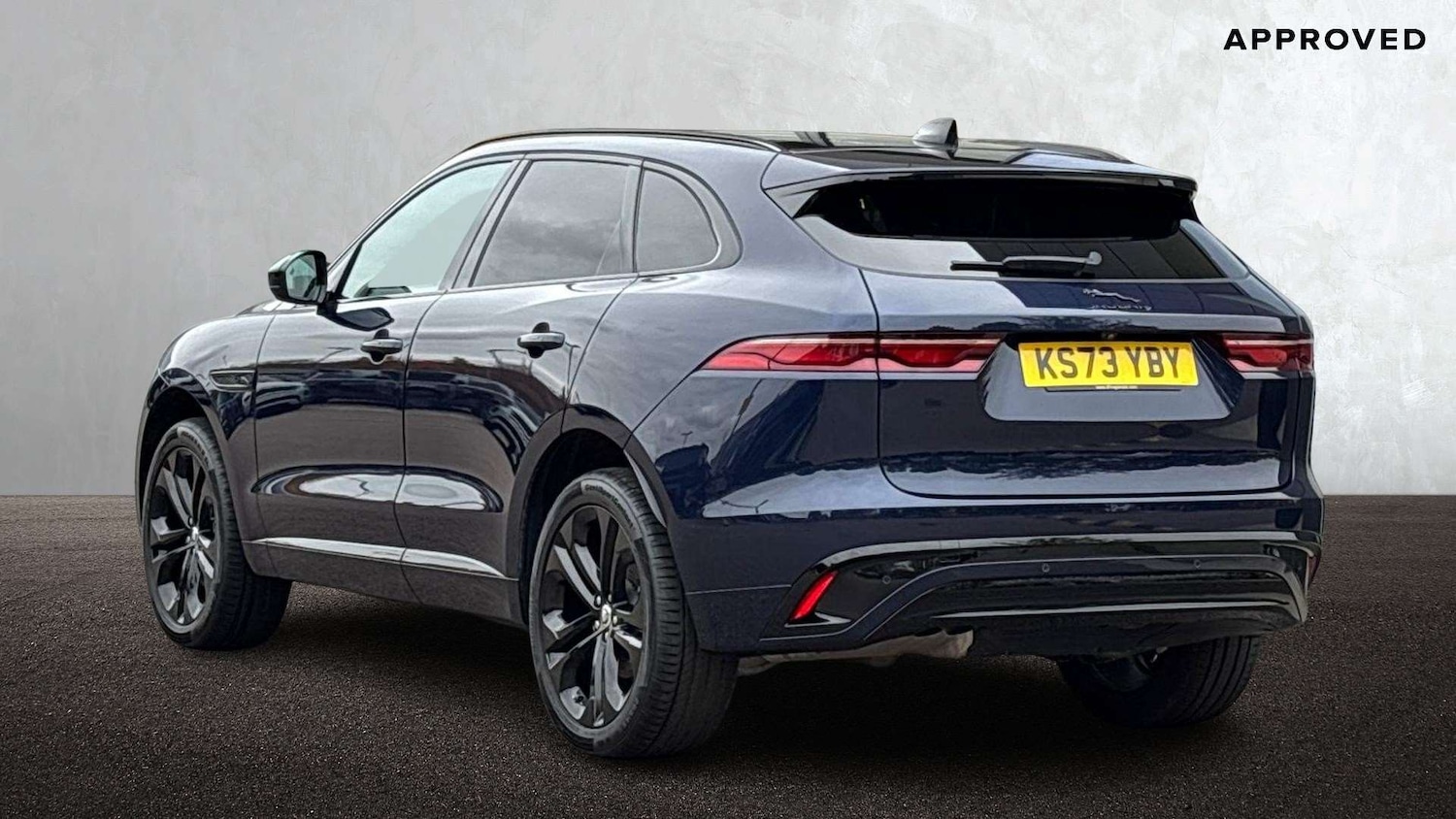 Used Jaguar F-Pace 2023 for sale - 76460322: Photo 2