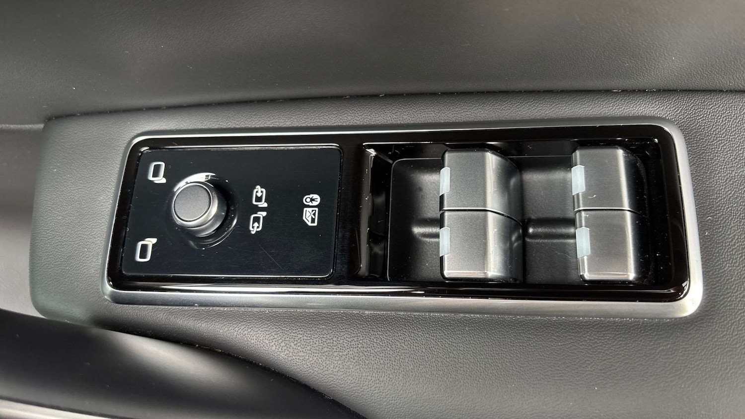 Used Jaguar F-Pace 2023 for sale - 76460322: Photo 33