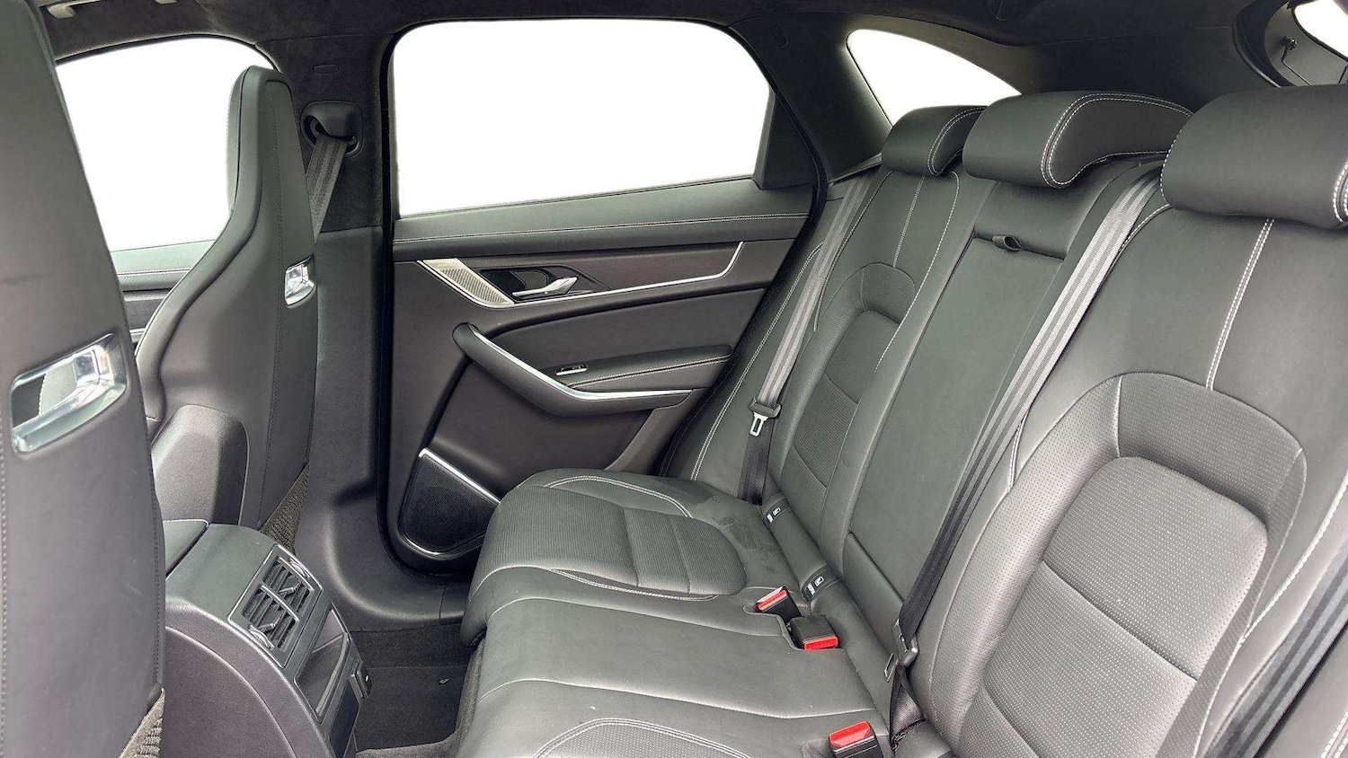 Used Jaguar F-Pace 2023 for sale - 76460322: Photo 4