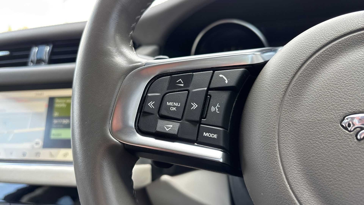 Used Jaguar XF 2018 for sale - 76460662: Photo 30