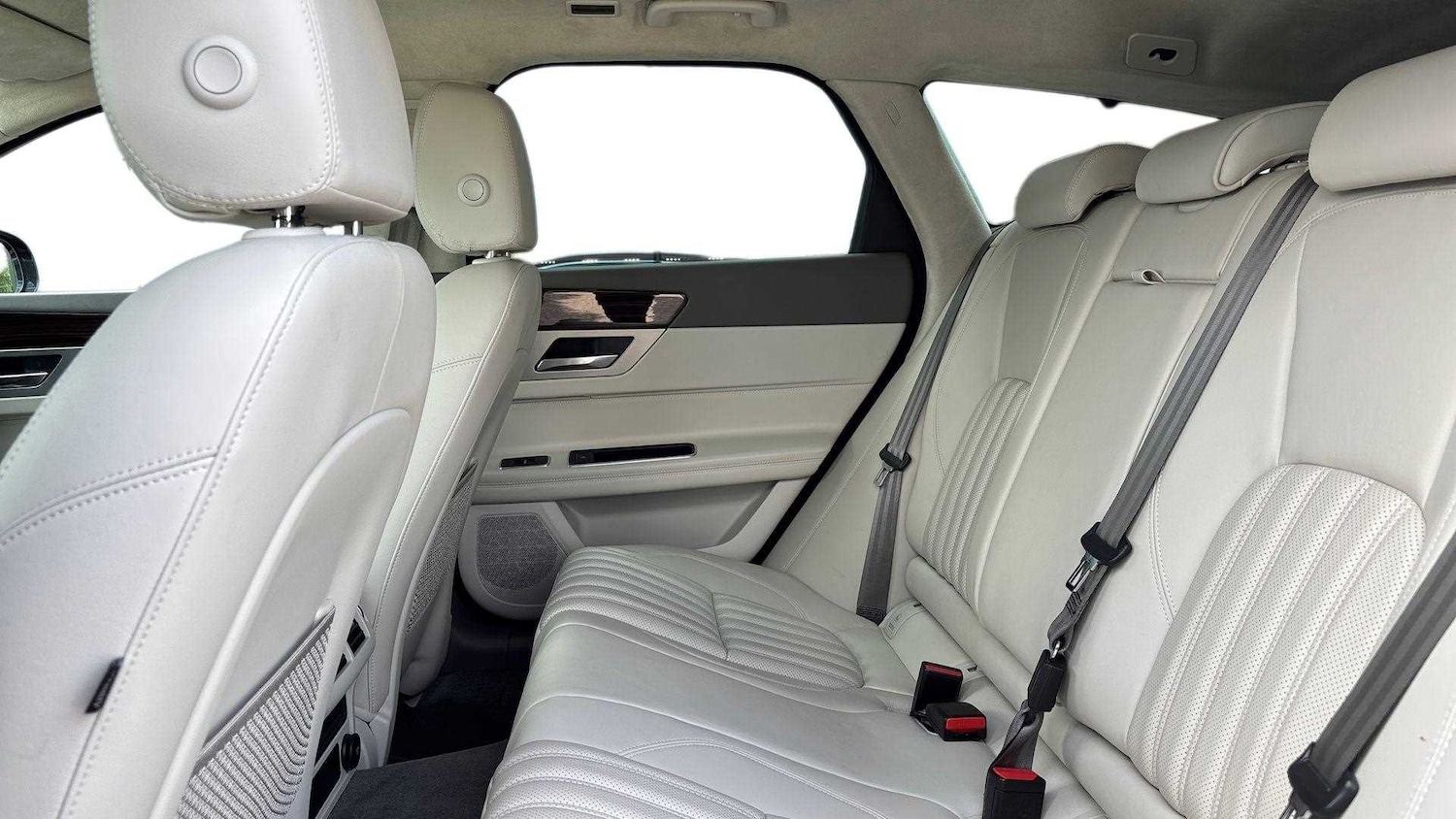 Used Jaguar XF 2018 for sale - 76460662: Photo 4