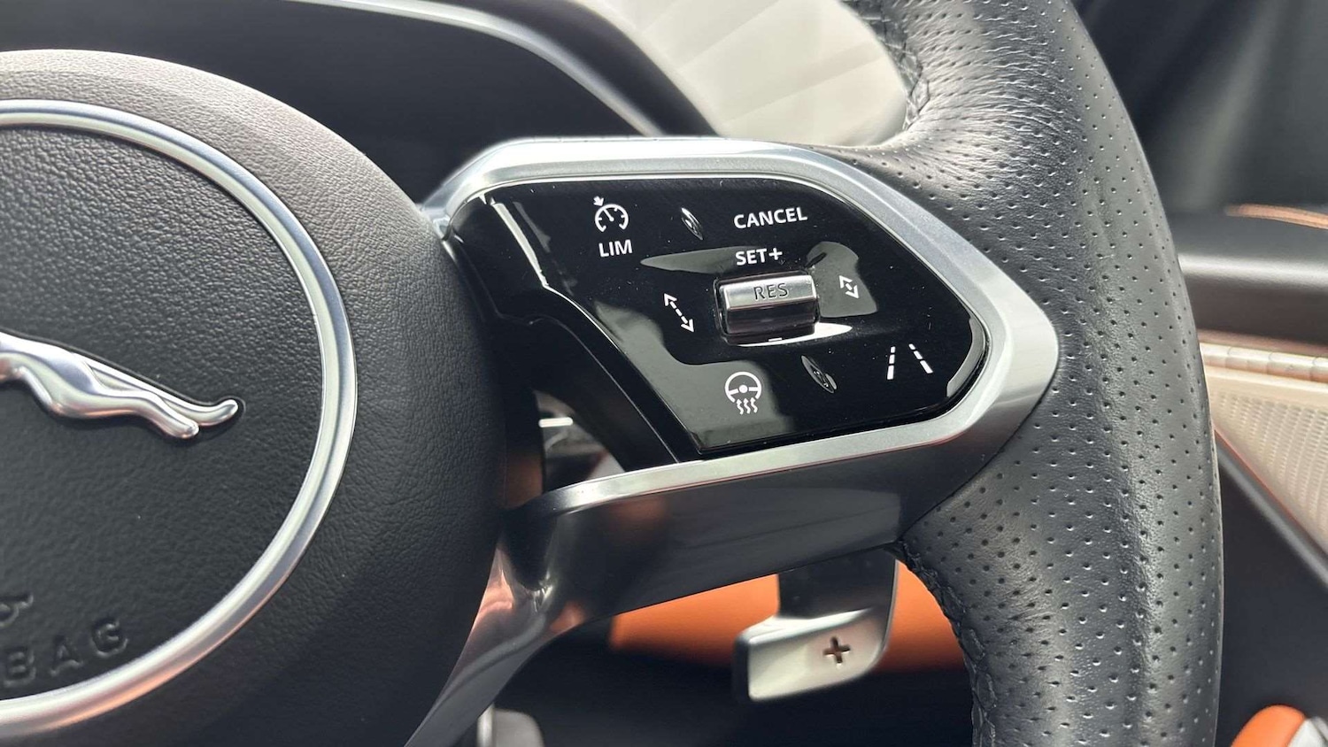 Used Jaguar F-Pace 2022 for sale - 76460656: Photo 31