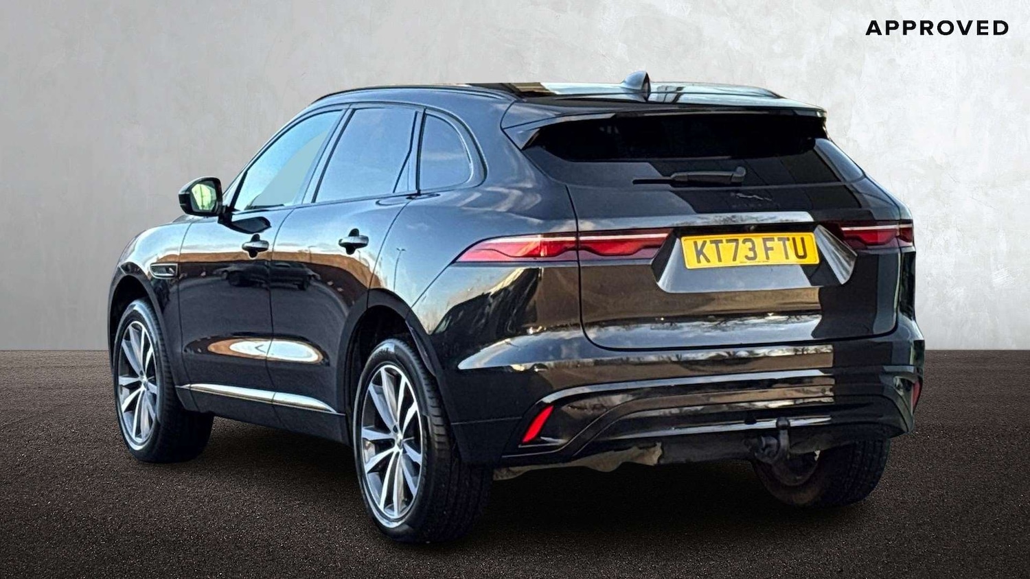Used Jaguar F-Pace 2023 for sale - 77458579: Photo 2