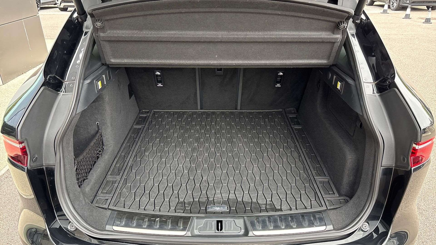 Used Jaguar F-Pace 2023 for sale - 76460400: Photo 10