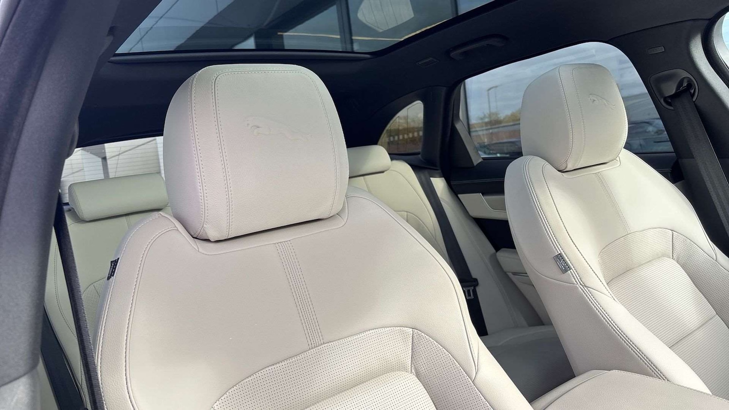 Used Jaguar F-Pace 2023 for sale - 76459952: Photo 27