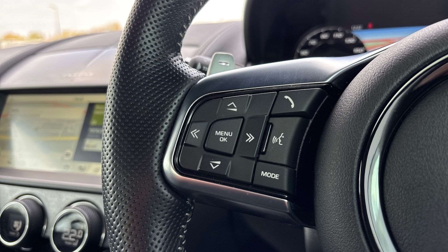 Used Jaguar F-Type 2023 for sale - 76459804: Photo 30