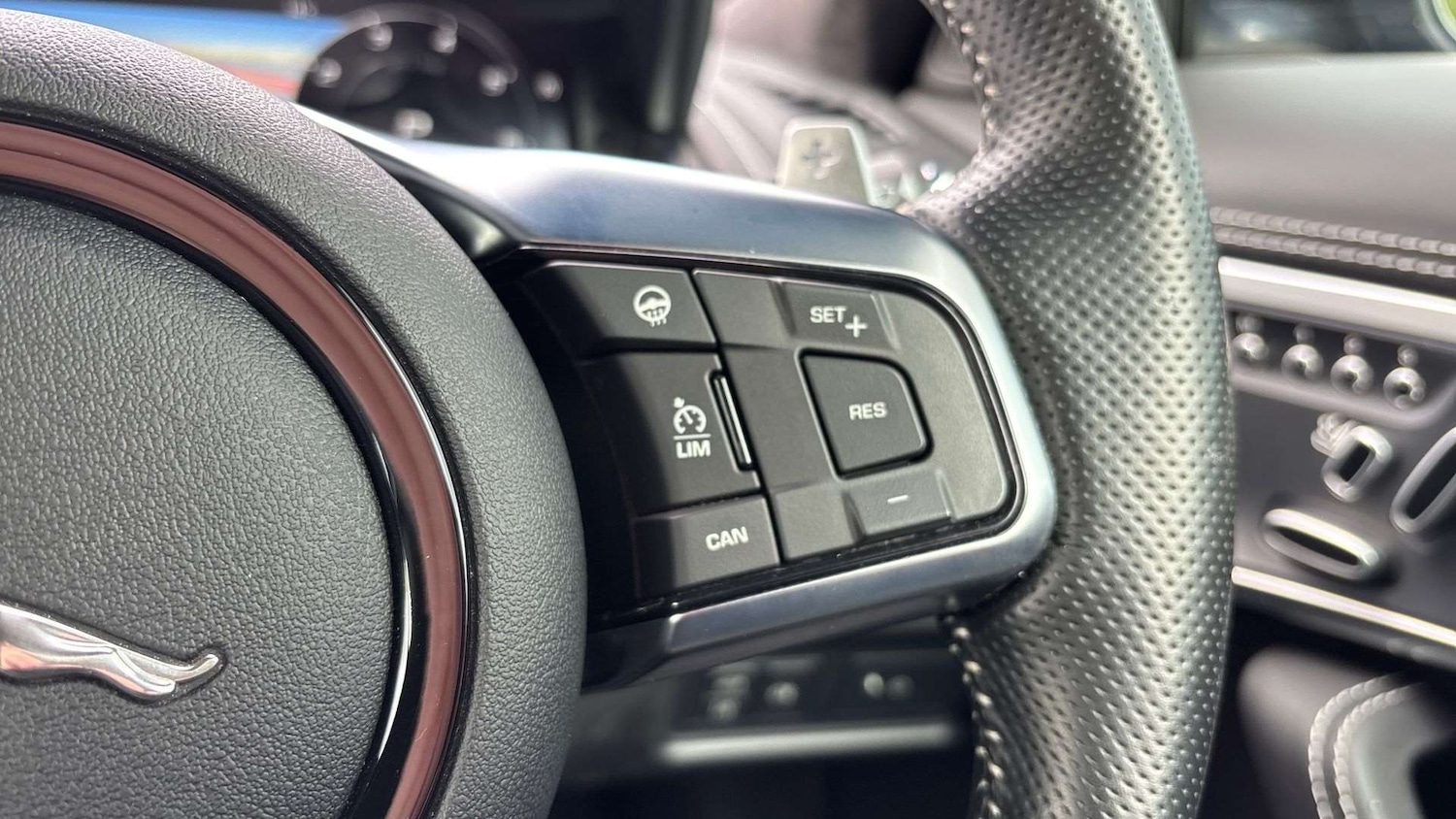 Used Jaguar F-Type 2023 for sale - 76459804: Photo 31