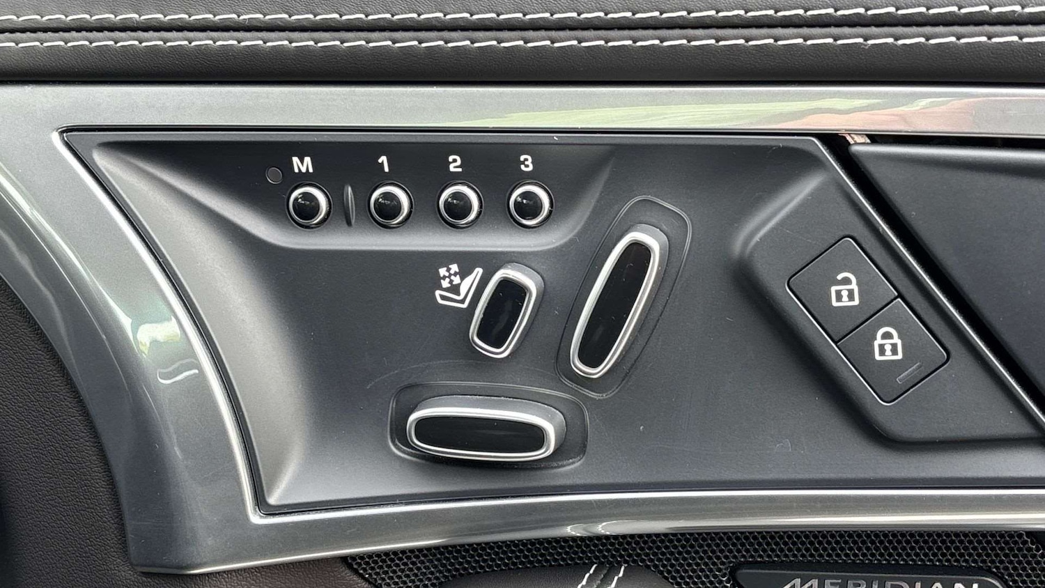 Used Jaguar F-Type 2023 for sale - 76459804: Photo 33