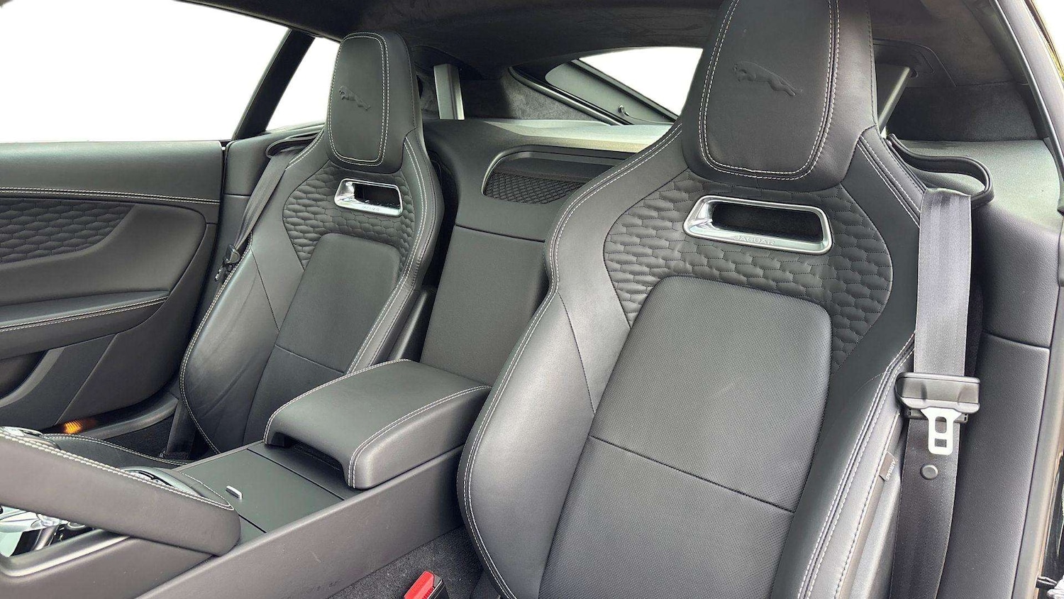 Used Jaguar F-Type 2023 for sale - 76459804: Photo 4