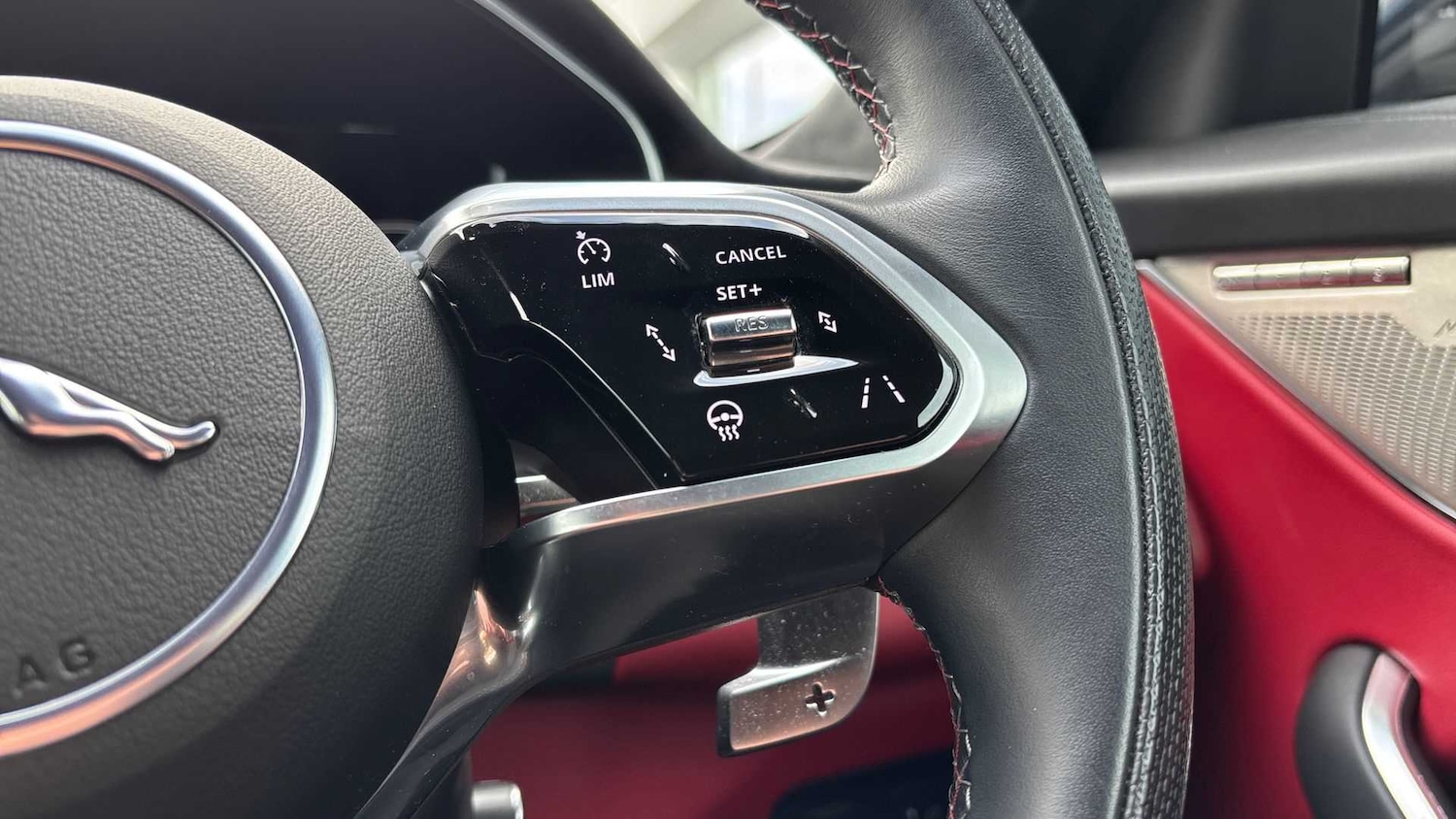 Used Jaguar F-Pace 2022 for sale - 76459870: Photo 32