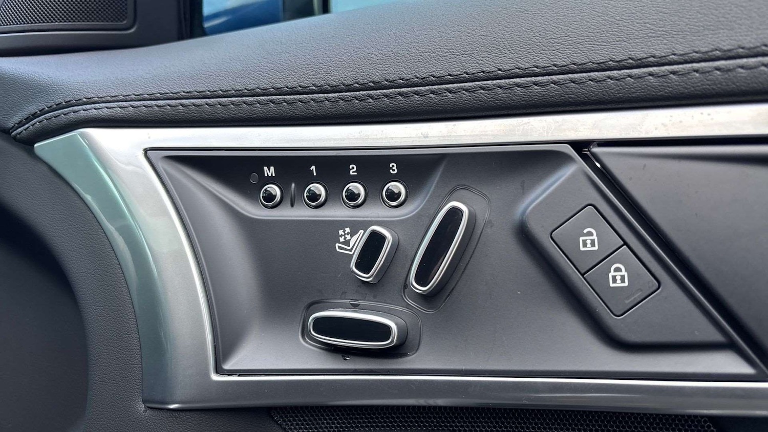 Used Jaguar F-Type 2023 for sale - 76459921: Photo 31