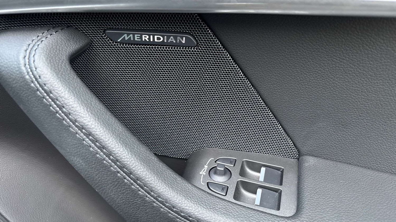 Used Jaguar F-Type 2023 for sale - 76459921: Photo 32