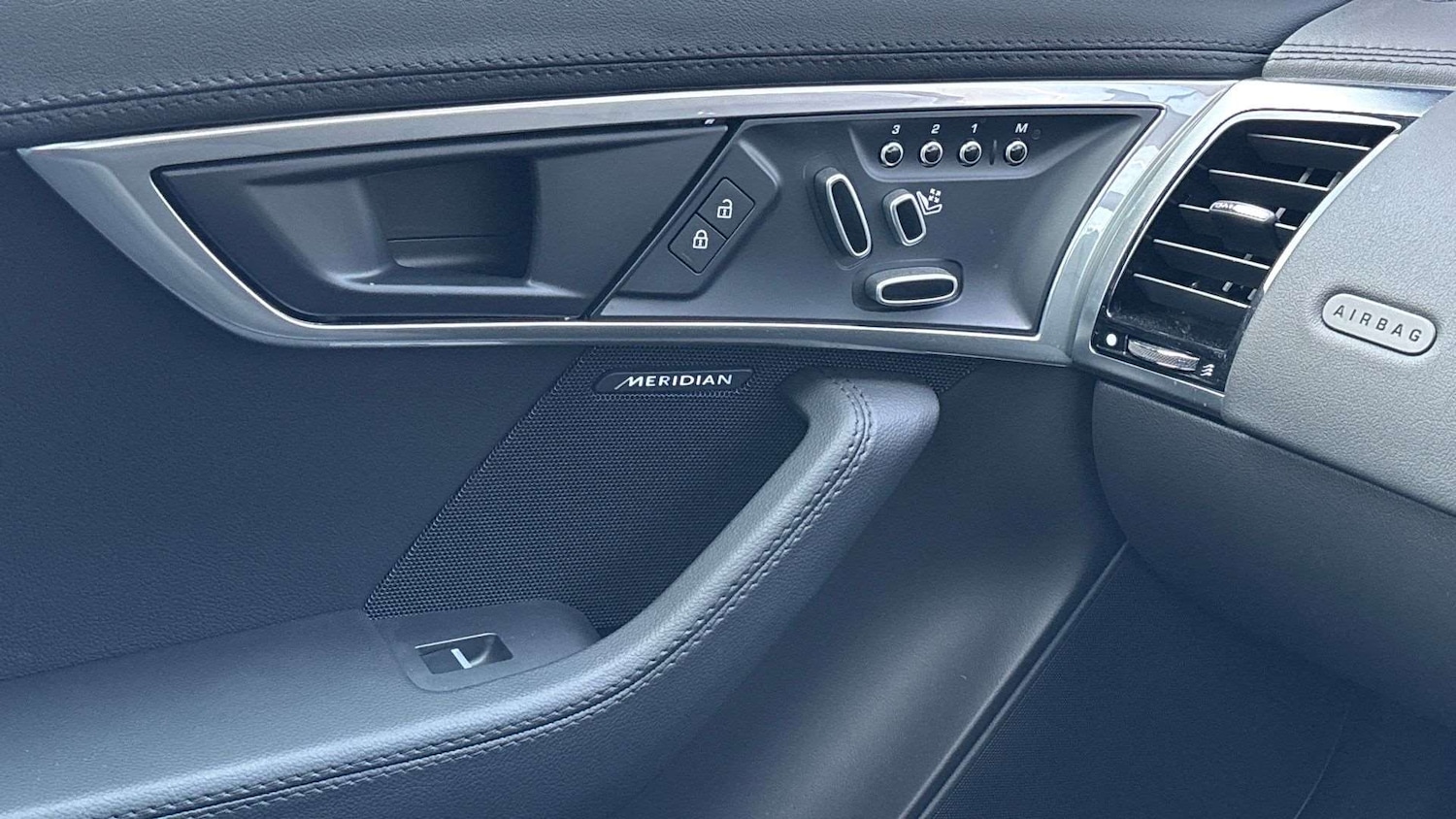 Used Jaguar F-Type 2023 for sale - 76459921: Photo 34