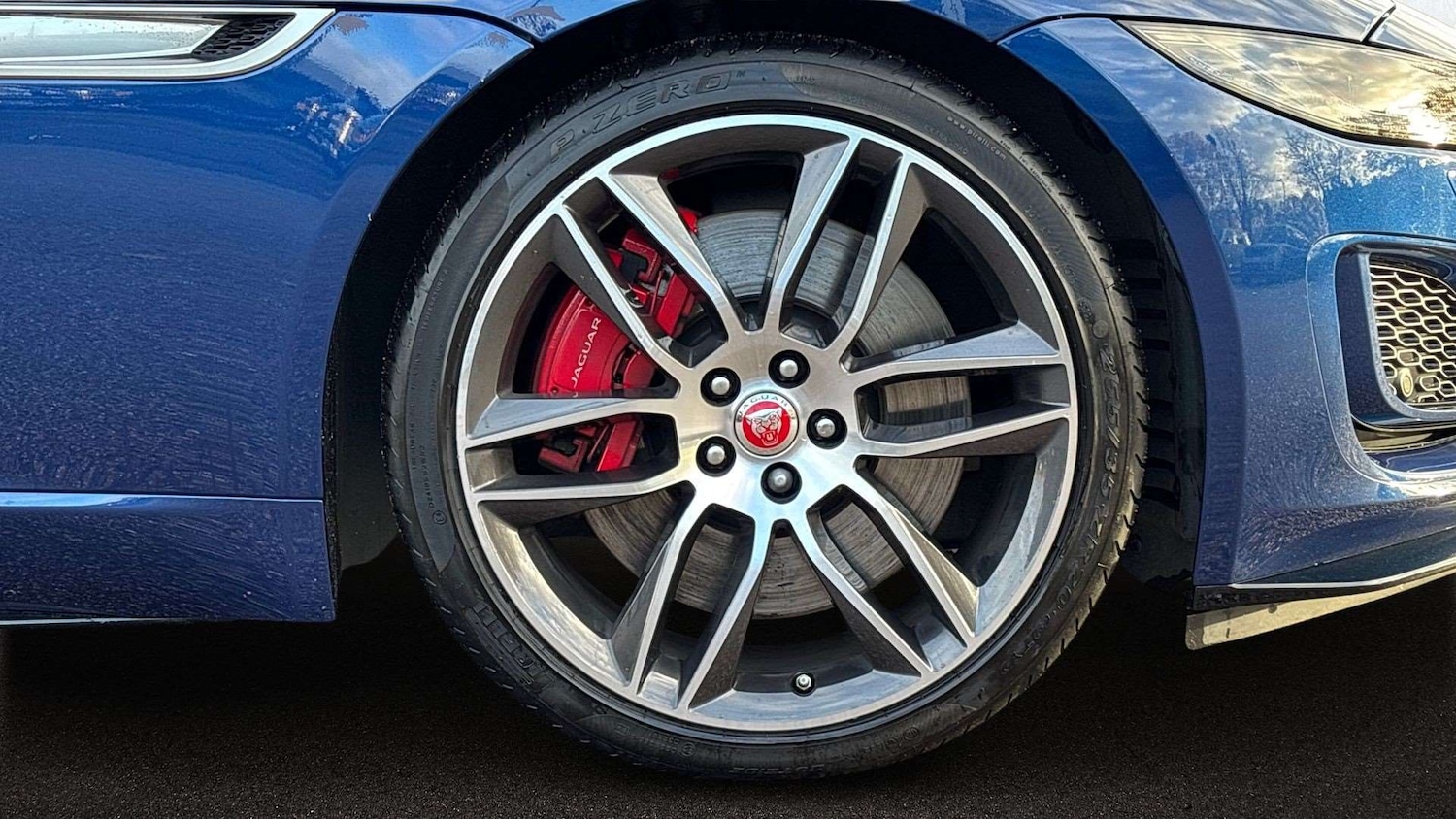 Used Jaguar F-Type 2023 for sale - 76459921: Photo 8