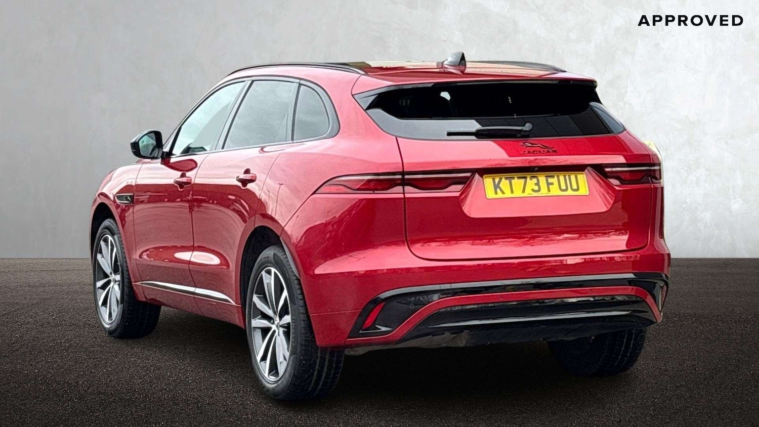 Used Jaguar F-Pace 2023 for sale - 76889811: Photo 2