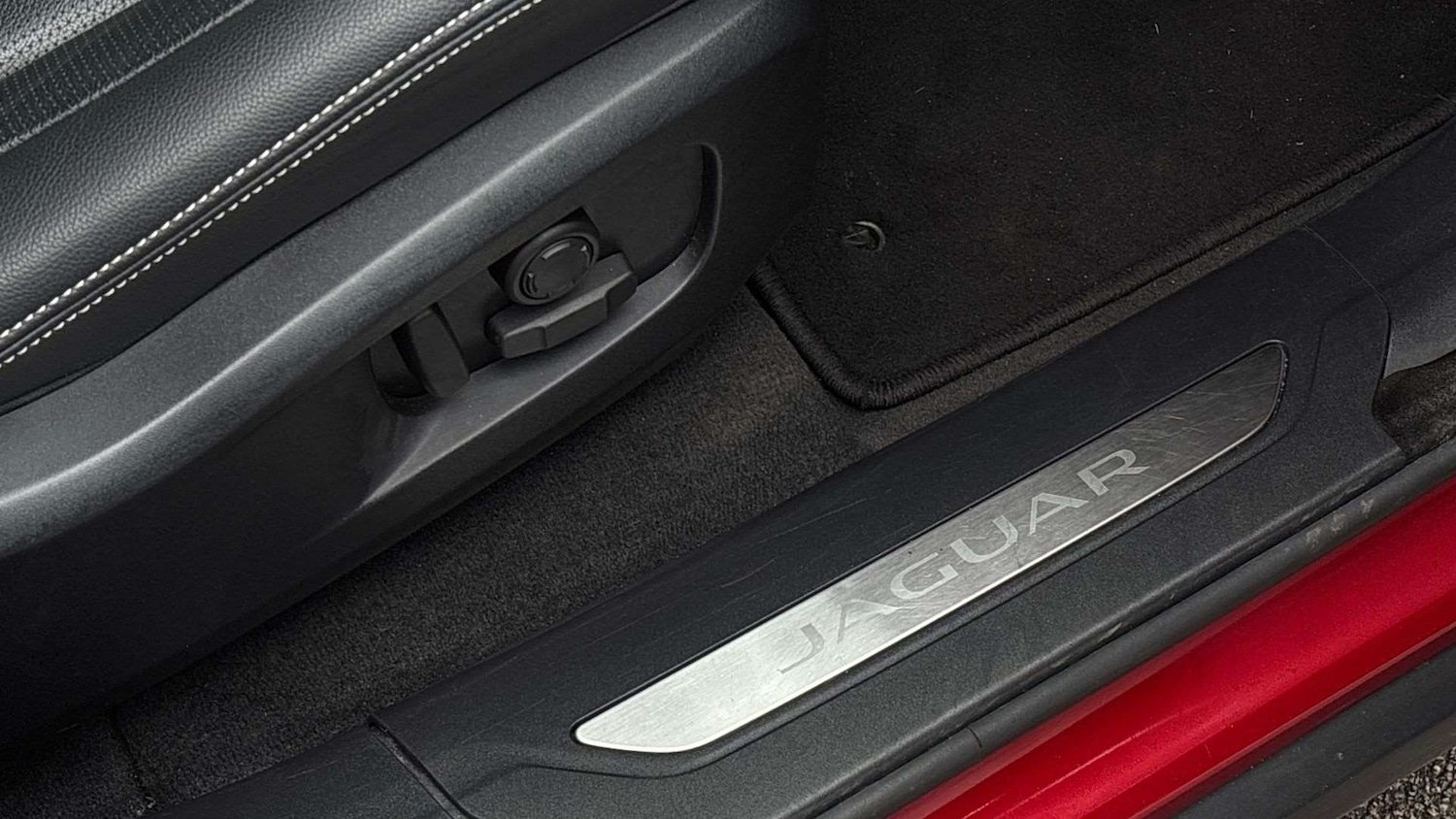 Used Jaguar F-Pace 2023 for sale - 76889811: Photo 23