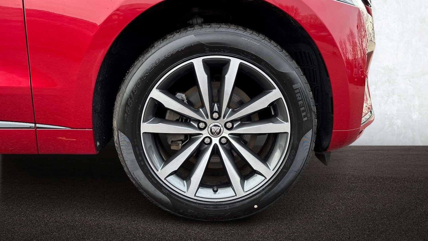 Used Jaguar F-Pace 2023 for sale - 76889811: Photo 8