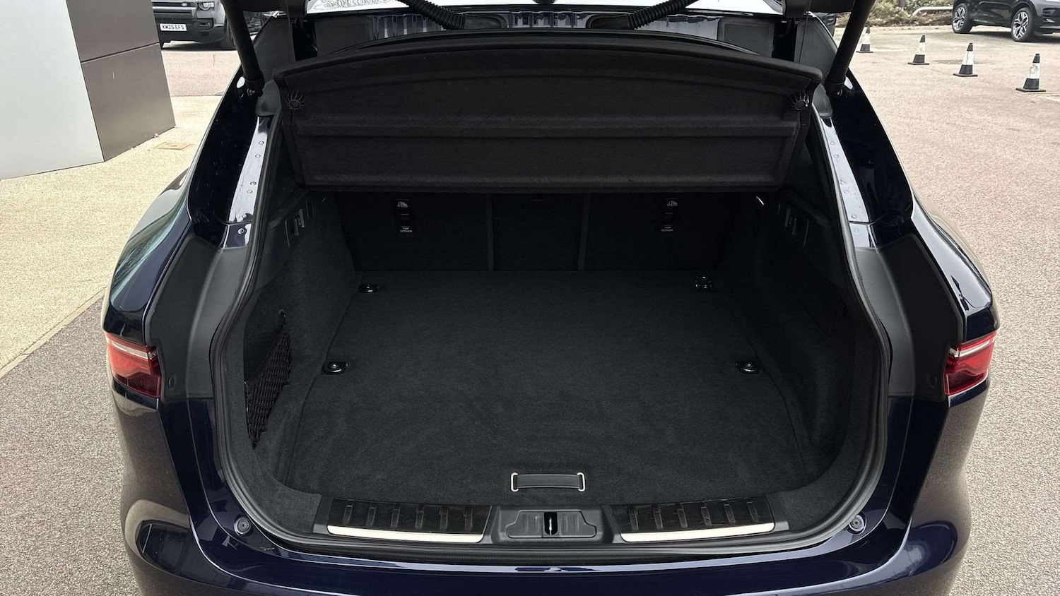 Used Jaguar F-Pace 2023 for sale - 77827365: Photo 10