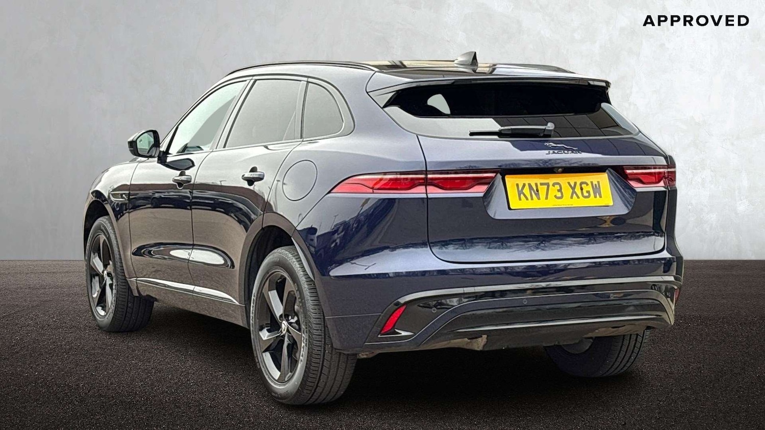 Used Jaguar F-Pace 2023 for sale - 77827365: Photo 2