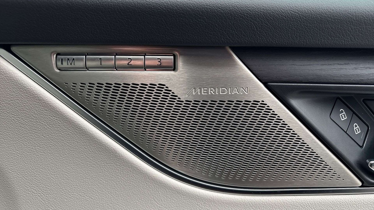 Used Jaguar F-Pace 2024 for sale - 76929028: Photo 32