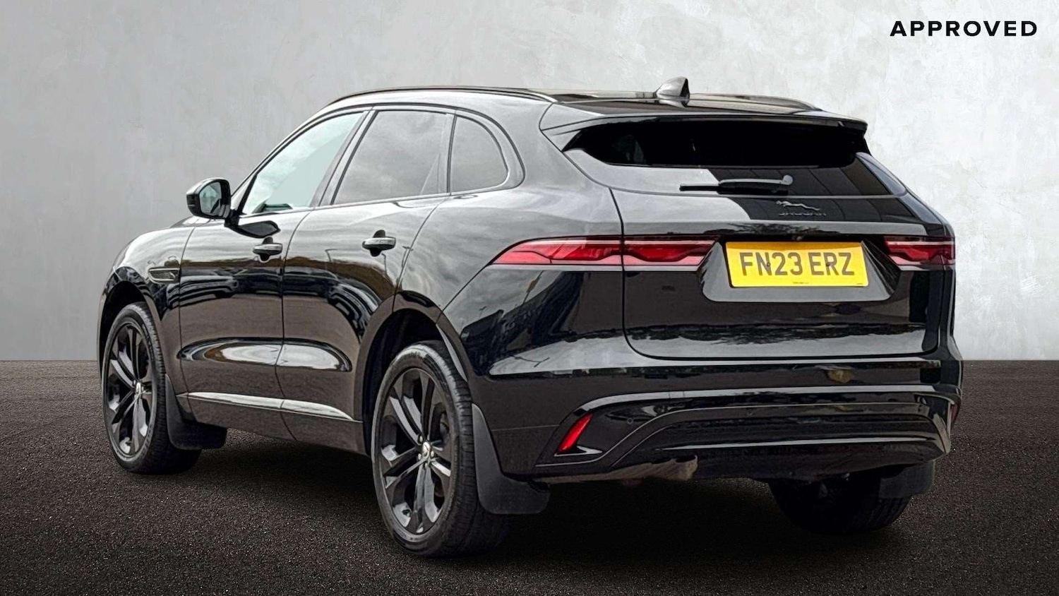 Used Jaguar F-Pace 2023 for sale - 76889855: Photo 2