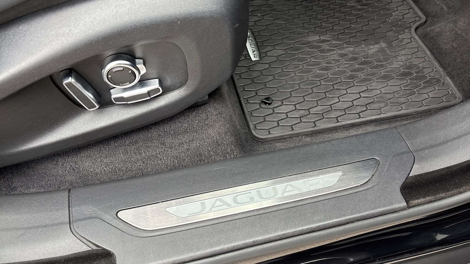 Used Jaguar F-Pace 2023 for sale - 76889855: Photo 23