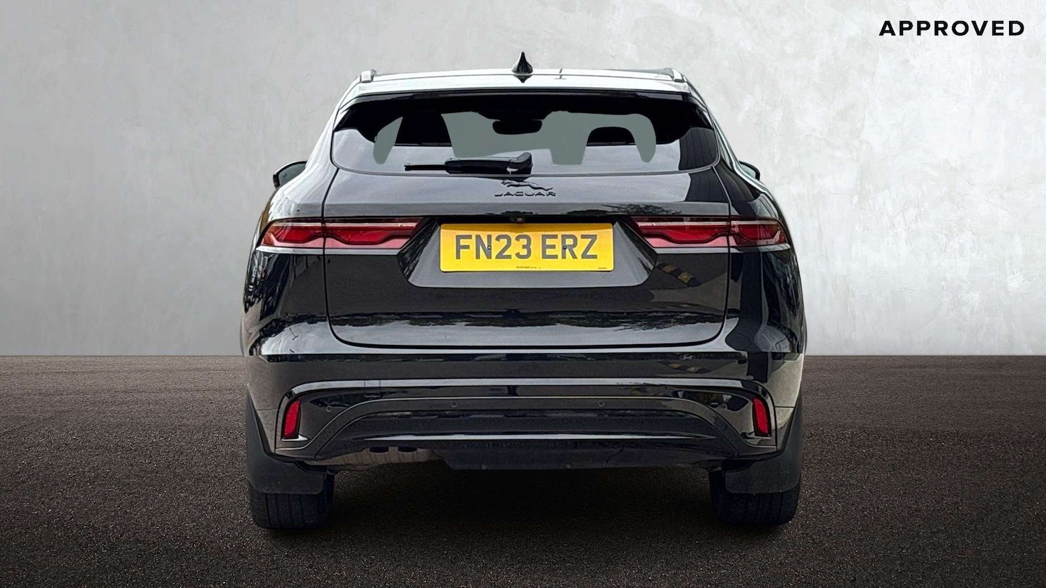 Used Jaguar F-Pace 2023 for sale - 76889855: Photo 6