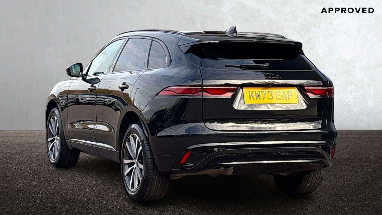 Used Jaguar F-Pace 2023 for sale - 77389997: Photo 2
