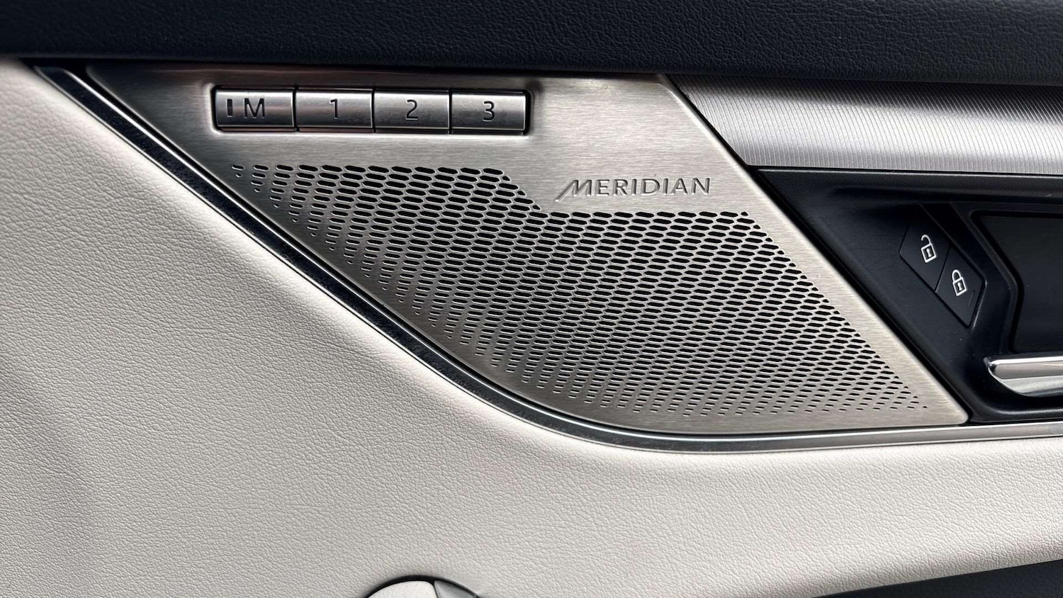 Used Jaguar F-Pace 2023 for sale - 77389997: Photo 30