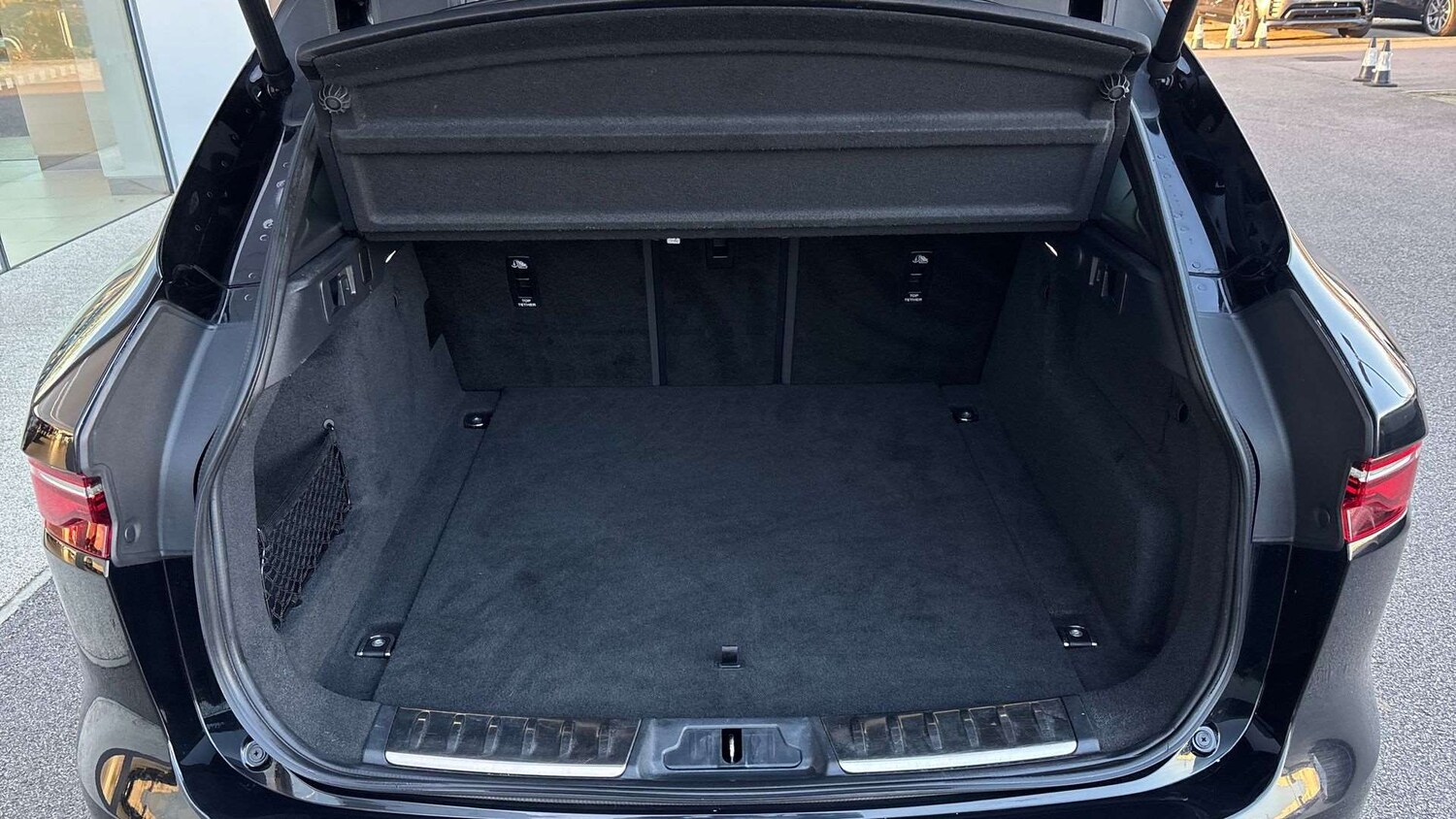 Used Jaguar F-Pace 2023 for sale - 76929063: Photo 10