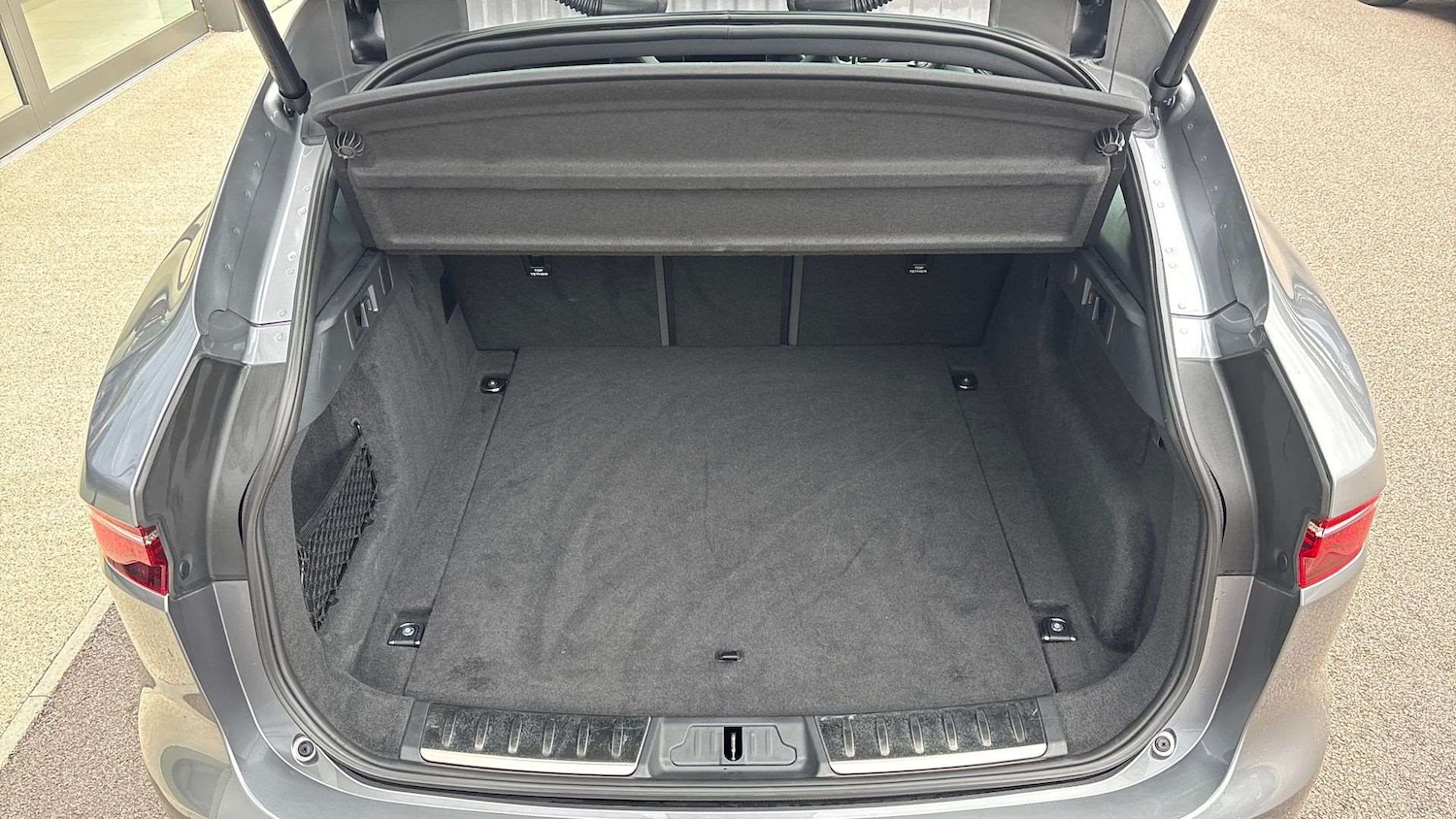 Used Jaguar F-Pace 2023 for sale - 76460056: Photo 10