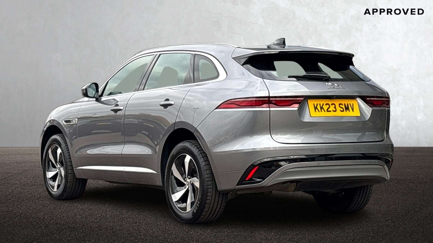 Used Jaguar F-Pace 2023 for sale - 76460056: Photo 2